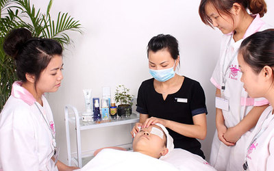 美容院管理秘籍 做到這四點(diǎn)，輕松穩(wěn)住核心員工